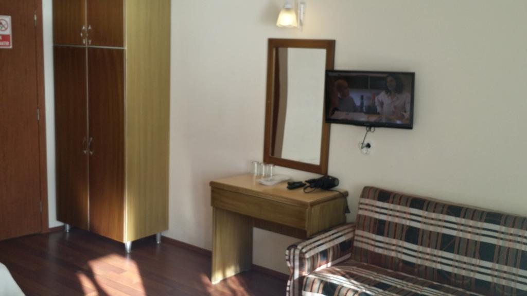 Otel Berlin 2*